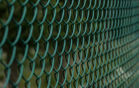 Drut do produkcji siatki, jaki materiał zapewnia największą trwałość