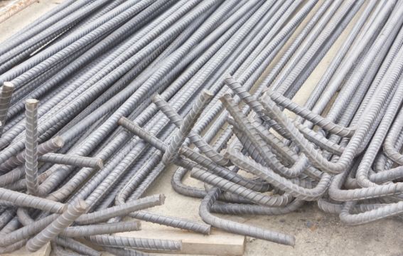 Cena prętów stalowych, co wpływa na koszty materiałów zbrojeniowych