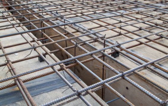 Dystanse do zbrojenia, dlaczego są niezbędne przy betonowaniu